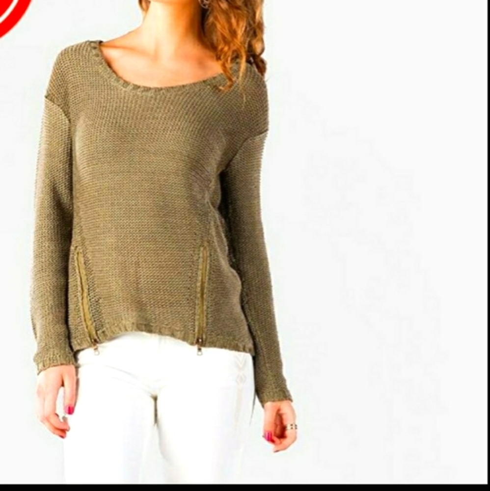Francesca's Alya Size M Olive Zipper Sweat…